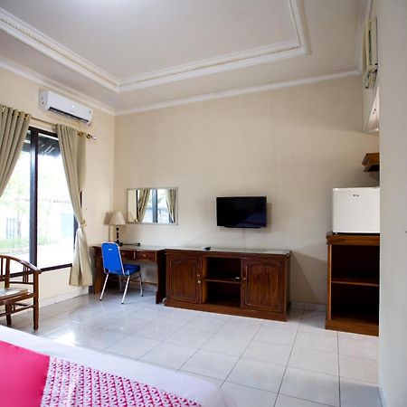 Oyo 3207 Hotel Gracia Бандар-Лампунг Экстерьер фото