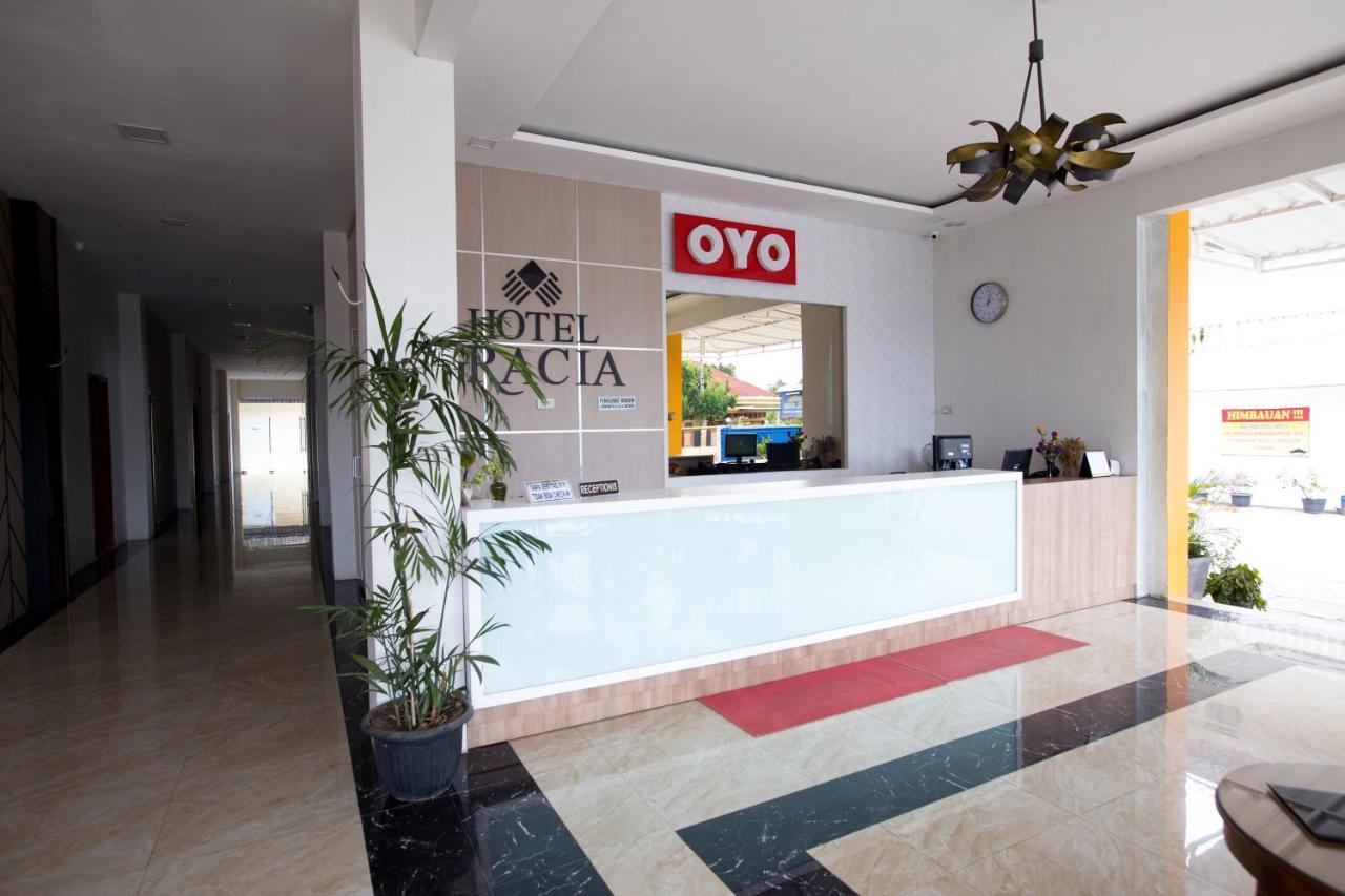 Oyo 3207 Hotel Gracia Бандар-Лампунг Экстерьер фото