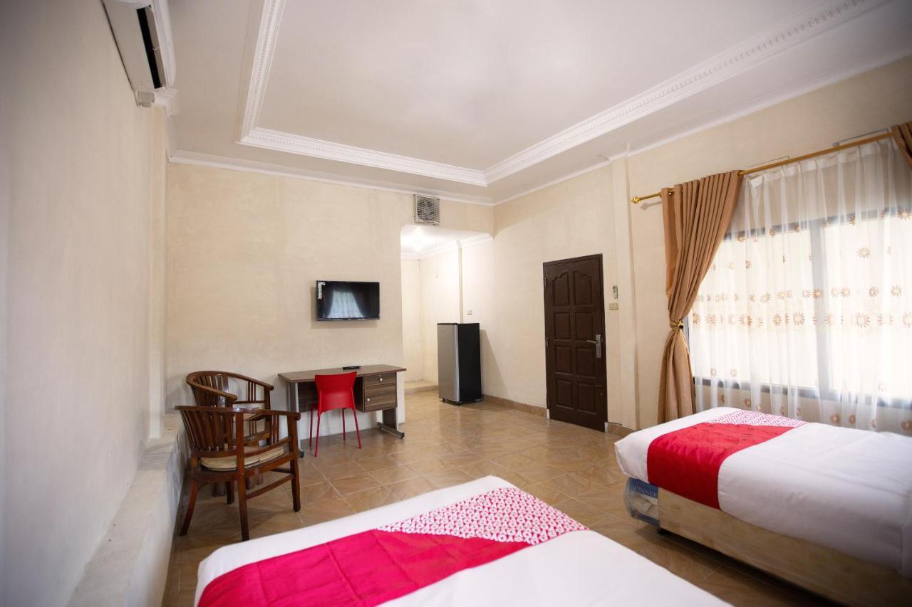 Oyo 3207 Hotel Gracia Бандар-Лампунг Экстерьер фото